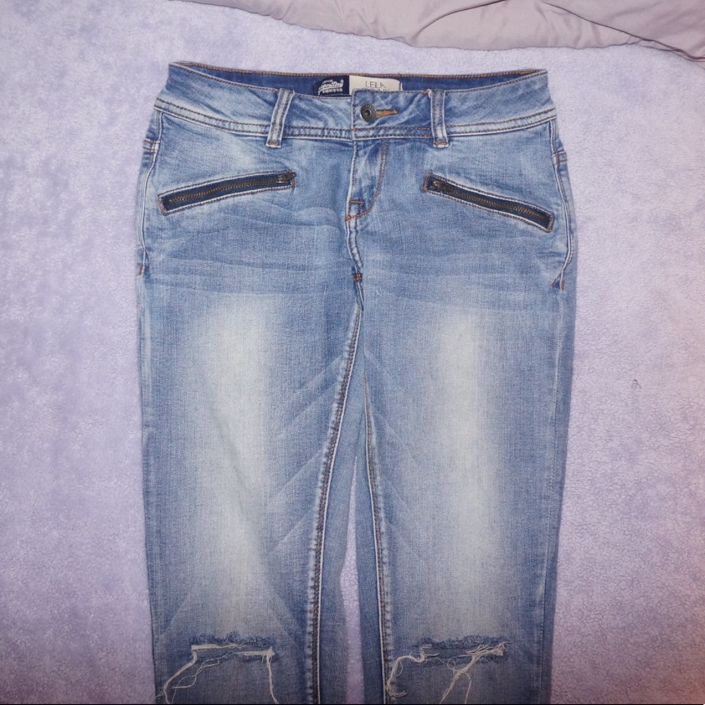 SOLD* SuperDry Leila Skinny w/ Zipper Pockets S.26
